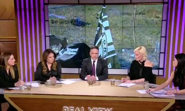 Real View: Η αμήχανη πρεμιέρα της εκπομπής του OPEN – «Η πατρίδα μας θρηνεί βαθιά»