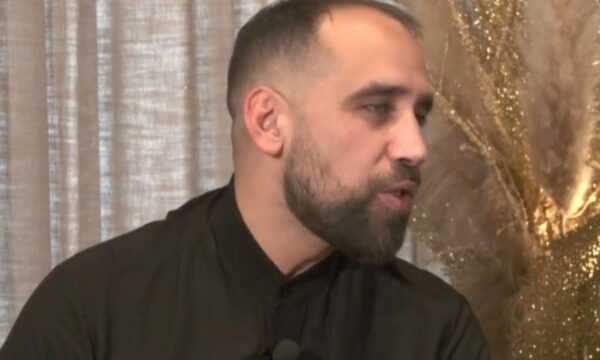 Βασίλης Πορφυράκης: Αποκαλύπτει για πρώτη φορά τη γέννηση της κόρης του – «Οι ρόλοι του πατέρα και της μητέρας, ήταν αυτοί που μου έλειπαν»