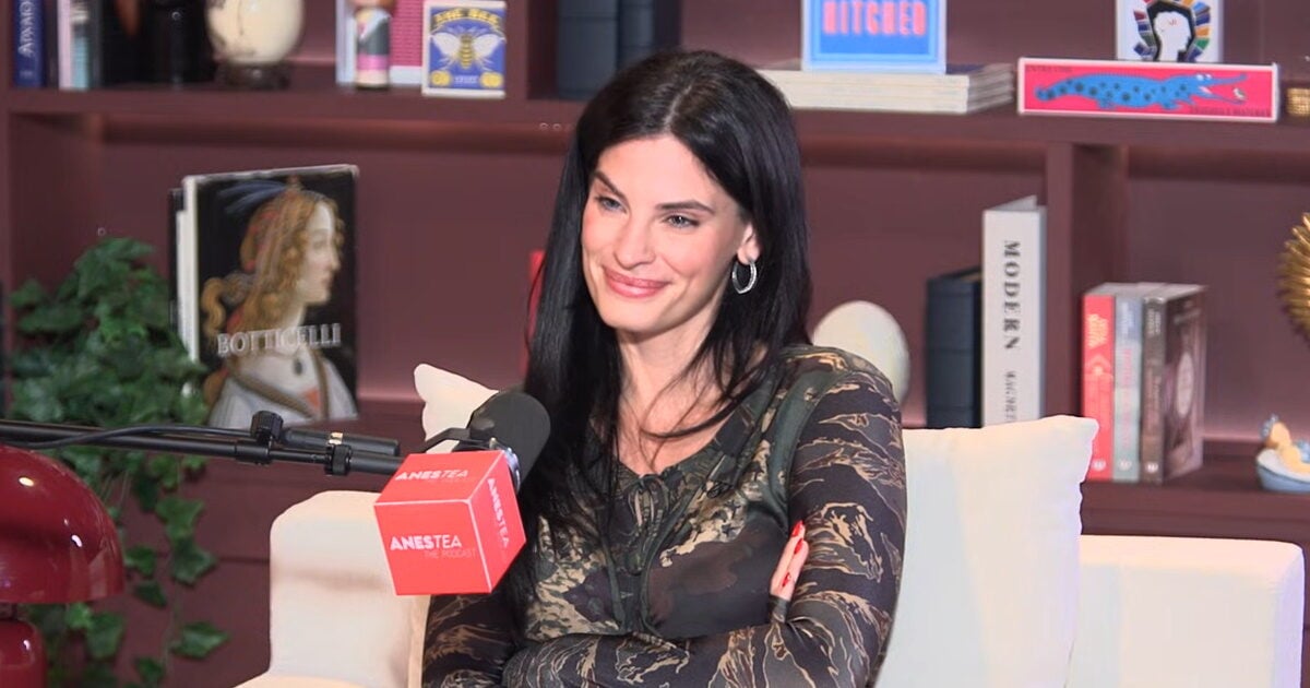 Χριστίνα Μπόμπα: «Η ξαφνική αναγνωρισιμότητα μου ήρθε άκοπα και ίσως γι’ αυτό έχω επικριθεί έντονα»