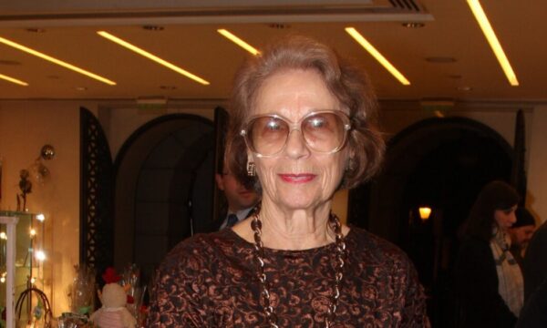 Μέλπω Ζαρόκωστα: Συγκλονίζει ο γιος της για την απώλειά της – «Τις τελευταίες μέρες είχε πάψει να τρώει, είχαμε βαθύ δέσιμο»