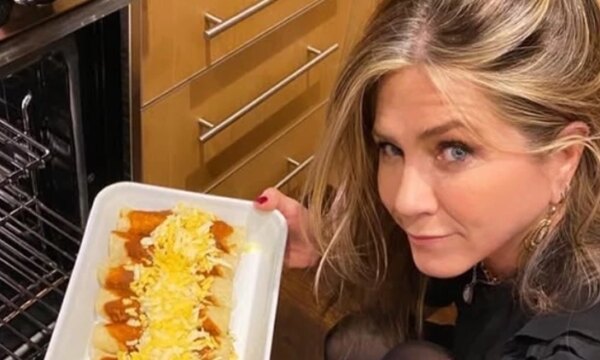 Jennifer Aniston: Η διατροφή και η γυμναστική της για τέλειο σώμα στα 57