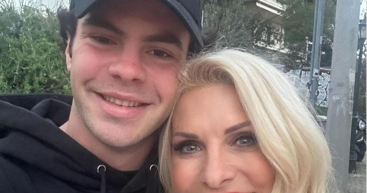 Άγγελος Λάτσιος: Η συγκινητική φωτογραφία με την αδελφή του Λάουρα και οι ευχές για τα γενέθλιά της