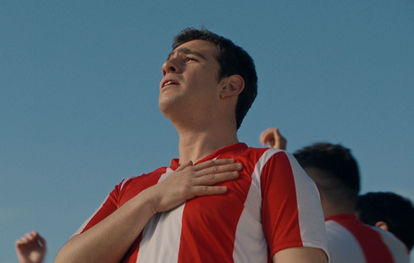 «Porto Leone: Στη συνοικία με τα κόκκινα φώτα» – Ο Αντρέας αναστατώνει το Καραϊσκάκη με το γκολ του φορώντας τη φανέλα του Ολυμπιακού