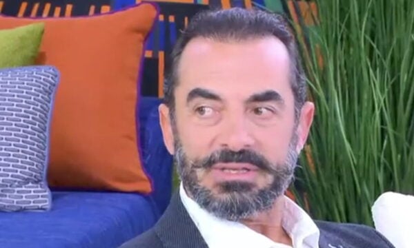 Αλέκος Συσσοβίτης: «Ο πατέρας μου χάθηκε νωρίς από καρκίνο, “καταπίνοντας” πράγματα που τον οδήγησαν στον τάφο»
