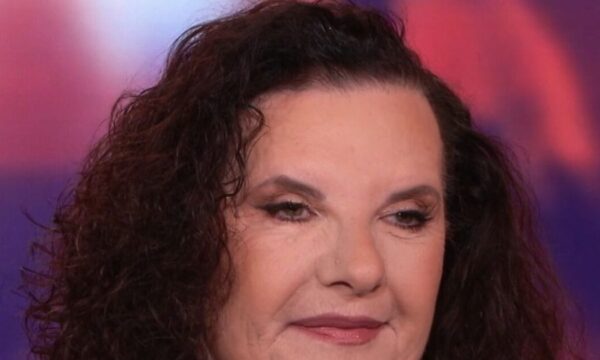 Άννα Μπιθικώτση για τον πατέρα της Γρηγόρη: «Τον σκούπισα με μαντήλι και ήταν το τελευταίο του δάκρυ πριν πεθάνει»