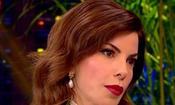 Αντελίνα Βαρθακούρη: «Δεν ένιωθα άνετα με το βάρος μου, πλέον συνειδητοποιώ ότι είχα κατάθλιψη»