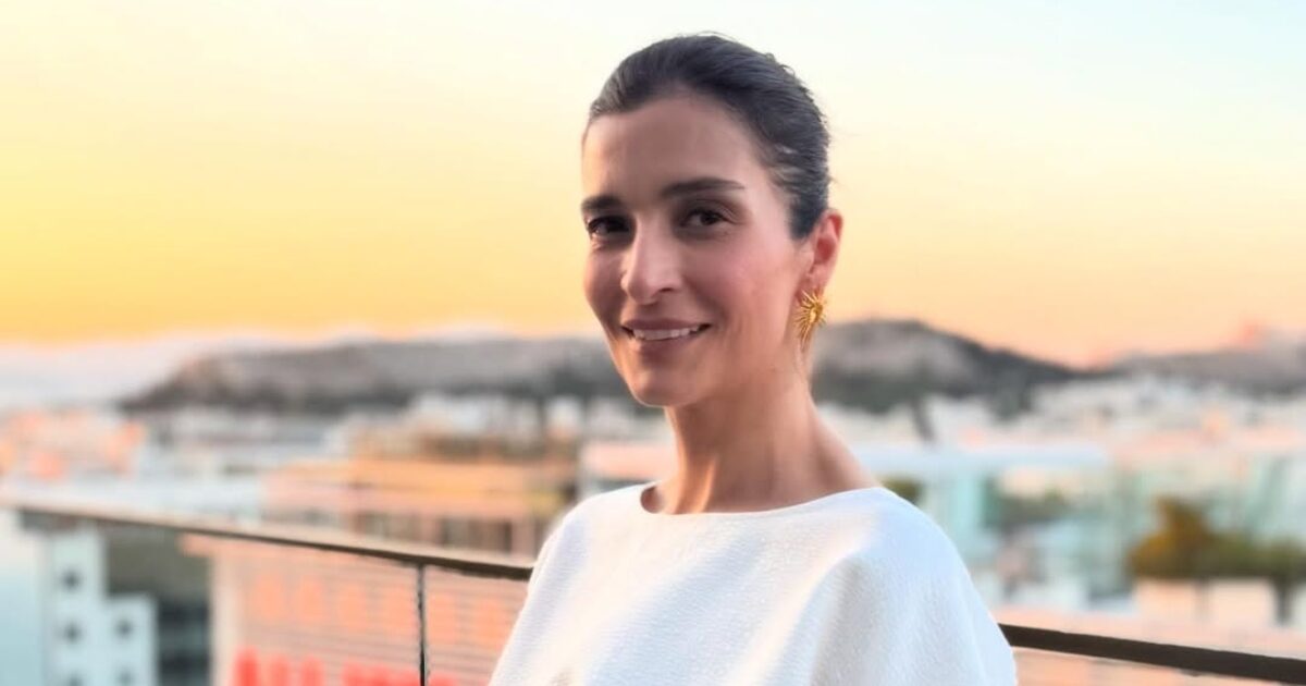 Αντιγόνη Κουλουκάκου: Η φυσική ρίζα και το βαθύ μήνυμα – «Λατρεύω αυτό που αντικρίζω στον καθρέφτη μου»