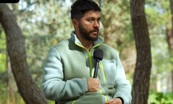 Άρης Τσάπης για «Ευτυχισμένοι μαζί» : «Αναρωτιέμαι αν έπρεπε να τα αποκαλύψω, κανείς δεν το έχει πει τόσα χρόνια;»