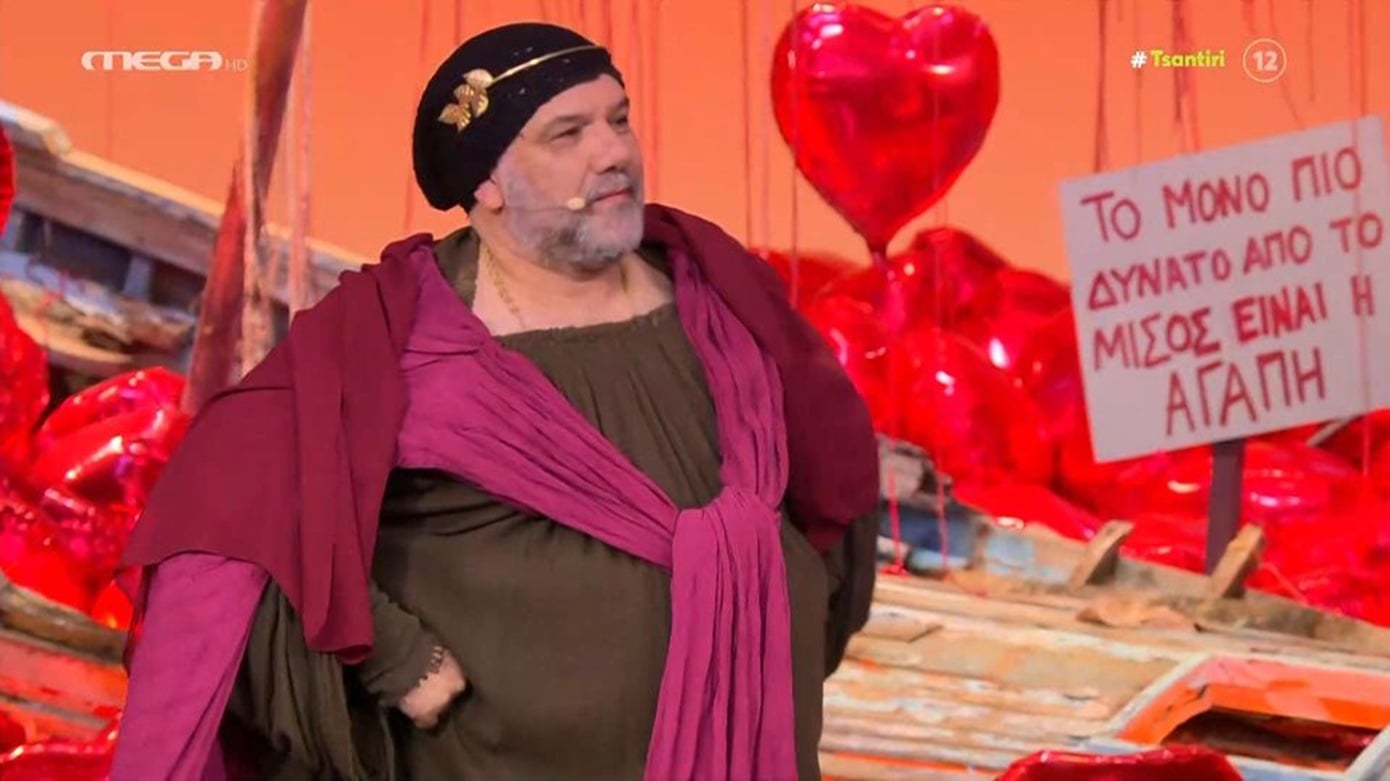 Απολαυστικός ο Γρηγόρης Αρναούτογλου ως Πυθία στο «Αλ Τσαντίρι Νιουζ»