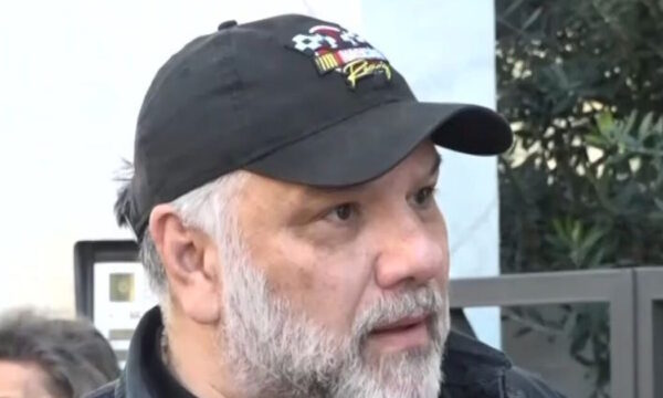 Αγριεμένος ο Γρηγόρης Αρναούτογλου μπροστά στις κάμερες «Τόση αλητεία; Δε ντρέπεστε;»