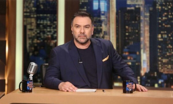 Γρηγόρης Αρναούτογλου: Ποιο το μέλλον του «The 2Night Show» μετά την απώλεια της μητέρας του