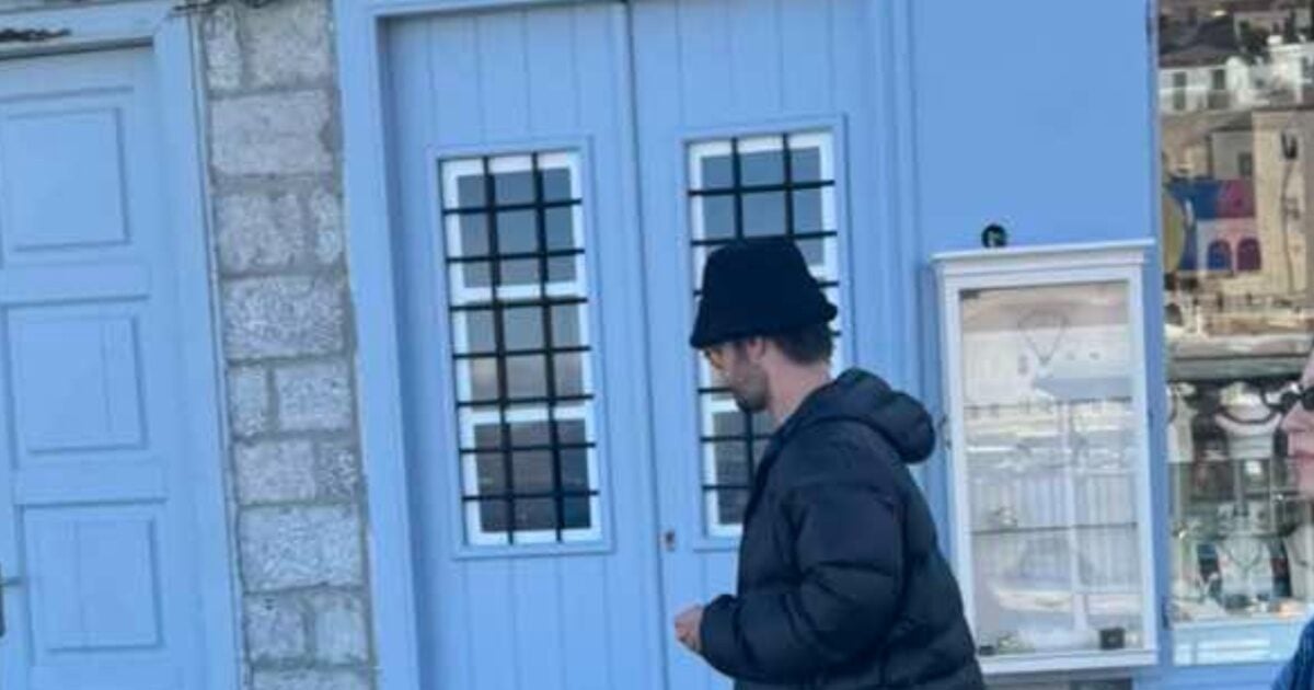 Μπραντ Πιτ: Η αντίδραση του σωσία του, Άρη Κοντού, όταν συνάντησε τους δημοσιογράφους στη βόλτα του στην Ύδρα