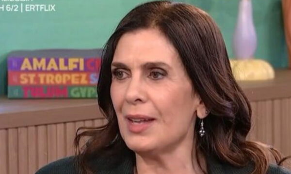 Κατερίνα Διδασκάλου: «Αν γινόμουν μητέρα σήμερα, θα πίεζα λιγότερο τα παιδιά μου – Θα άλλαζα μερικά πράγματα»