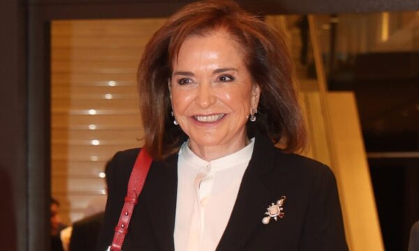 Ντόρα Μπακογιάννη: Η τρυφερή φωτογραφία με την εγγονή της και το μήνυμα για τη γιορτή τους