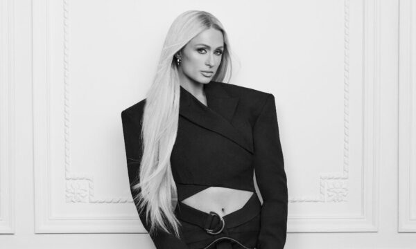 Karl Lagerfeld: Η Paris Hilton λάμπει στην καμπάνια “From Paris with Love”