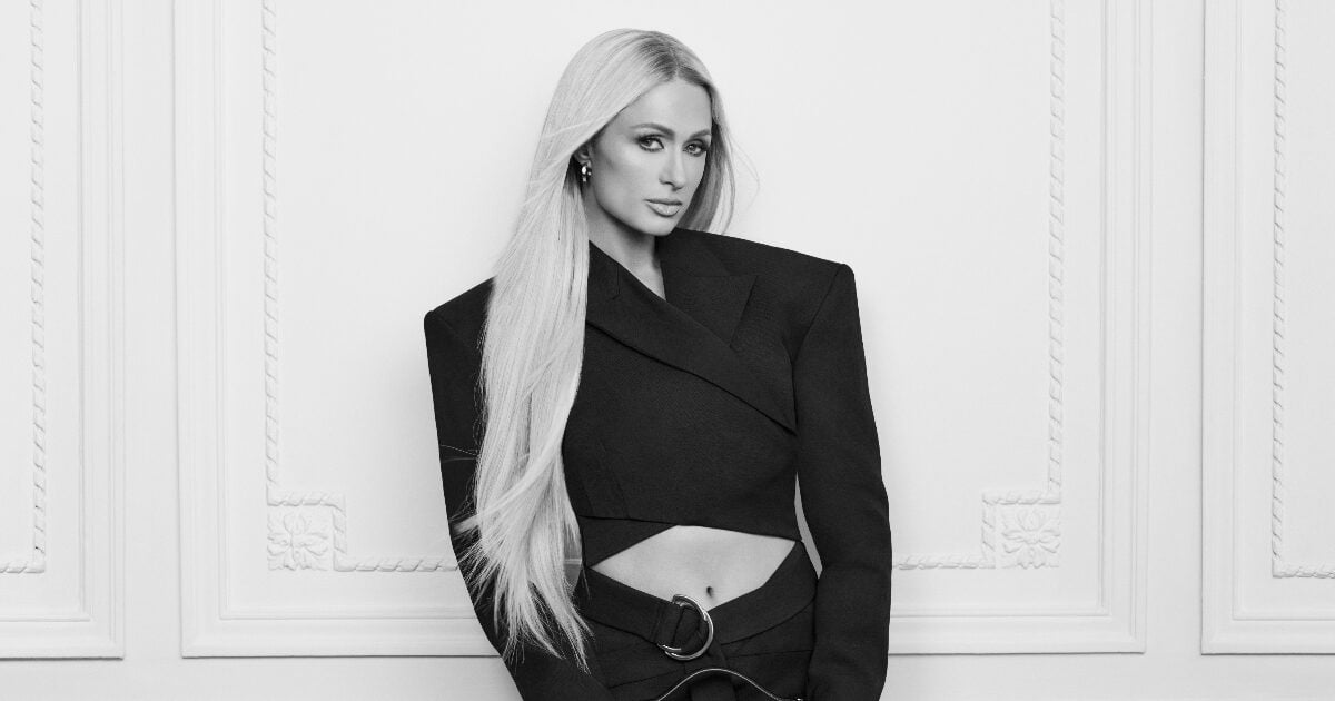 Karl Lagerfeld: Η Paris Hilton λάμπει στην καμπάνια “From Paris with Love”