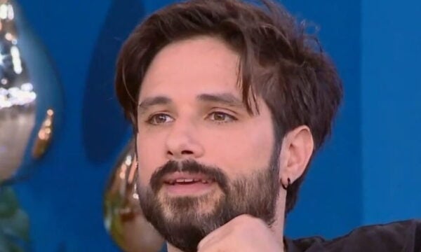 Γιάννης Νιάρρος: Οι «Αθώοι» και γιατί αποφάσισε να παντρευτεί μετά από 12 χρόνια σχέσης