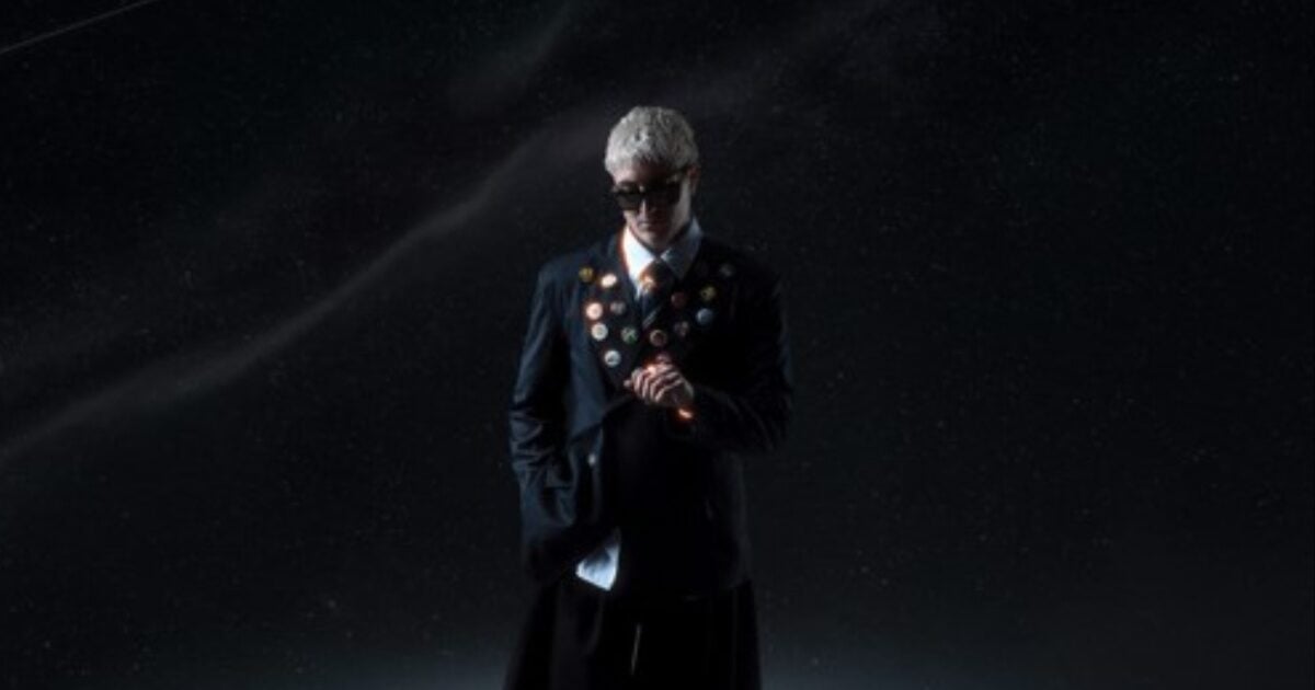 Ο Good Job Nicky παρουσιάζει επίσημα το viral “Dark side of the moon”