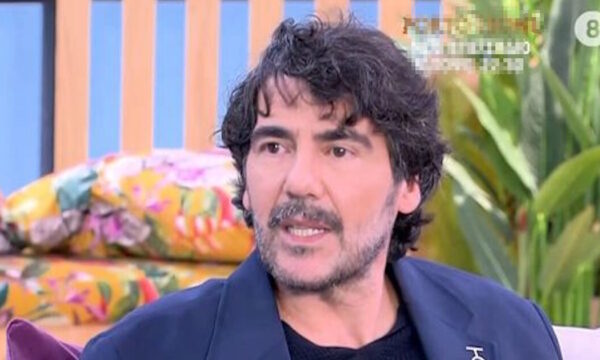Αντώνης Καρυστινός: «Η αγωνία στο μεγάλωμα της κόρης μου είναι να μην ξεχνώ τις στιγμές»