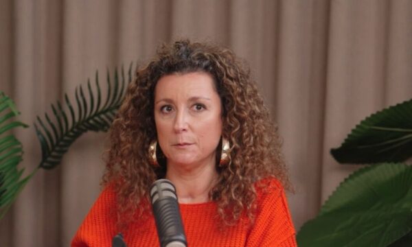 Κατερίνα Βρανά: «Με αντιμετωπίζουν σαν να έχω νοητική αναπηρία λόγω της ομιλίας μου – Νιώθω εύθραυστη σαν γυαλί»