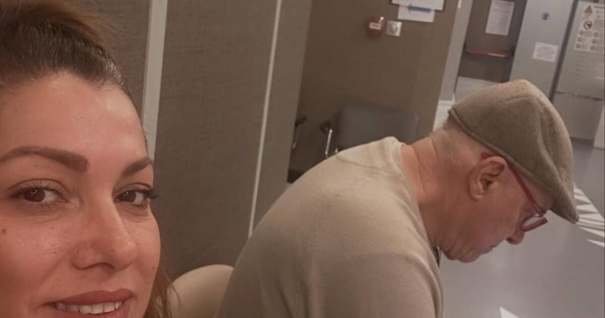 Κλέλια Ρένεση: «Πρόσφατα επισκέπτομαι συχνά μονάδες θεραπείας καρκινοπαθών λόγω οικογενειακών καταστάσεων»