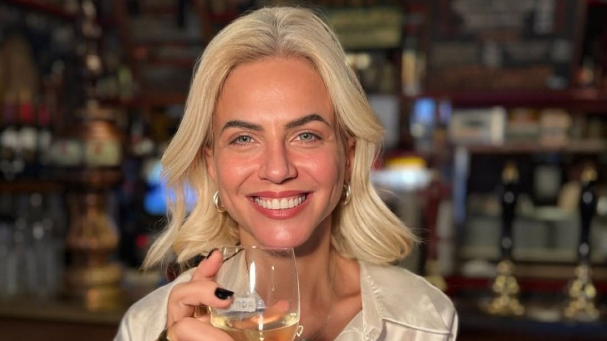 Χριστίνα Κοντοβά: Το ανεπιτήδευτο κομψό ταξιδιωτικό στυλ που εντυπωσίασε στη Μαδρίτη!