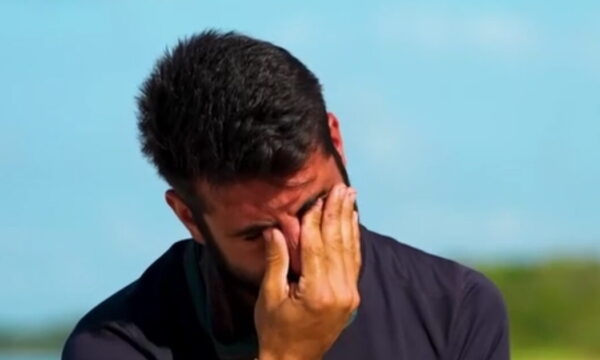 Survivor: Ο Μάνος Μαλλιαρός λύγισε σε δάκρυα: «Έχω εργαστεί με παιδιά ειδικής αγωγής – Είναι πολύ δύσκολο αυτό που έκανα»