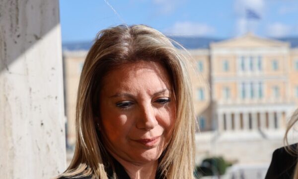 Τέμπη – Μαρία Καρυστιανού: «Ένιωσα πως δεν επιθυμούσαν να μιλήσω, έτσι αποχώρησα από τη συνάντηση»