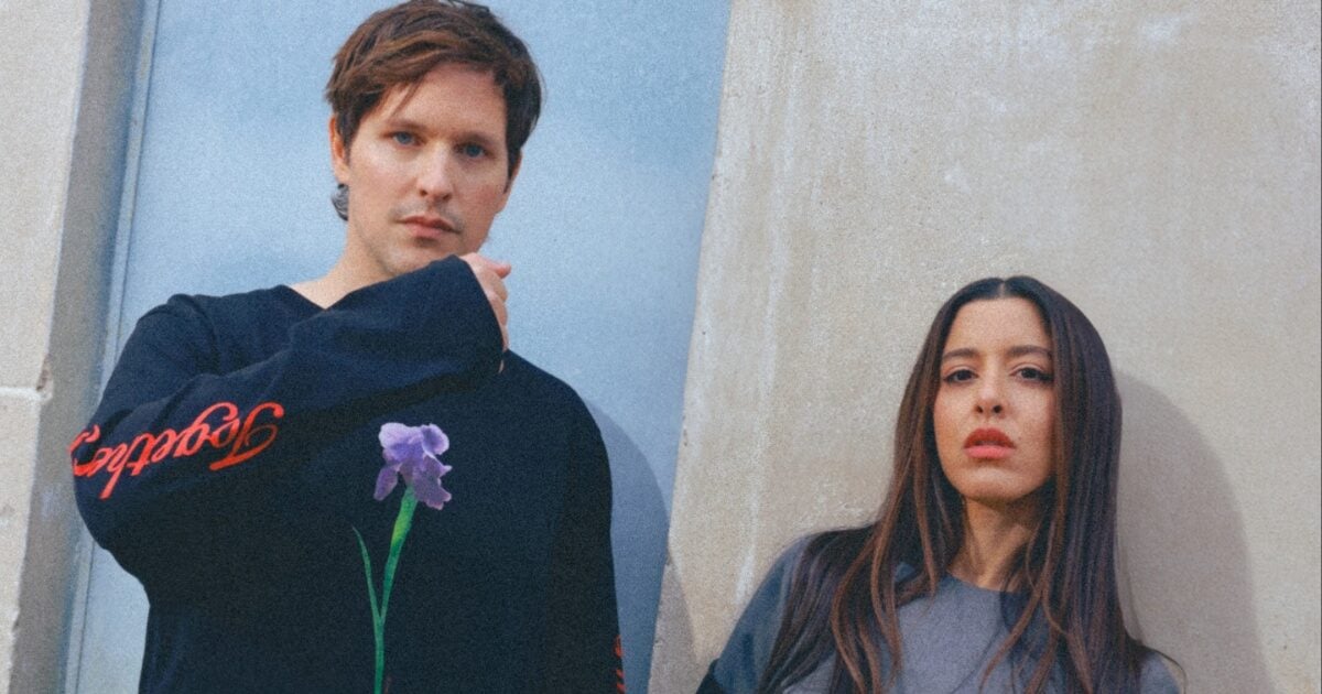 Μαρίνα Σάττι x Leon Of Athens – «ΕΔΩ»: Όταν η αγάπη παγώνει το χρόνο