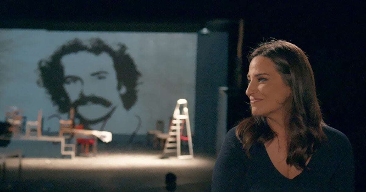 Το MEGA Stories με τη Δώρα Αναγνωστοπούλου αποκαλύπτει ένα μοναδικό αφιέρωμα στον Νίκο Ξυλούρη