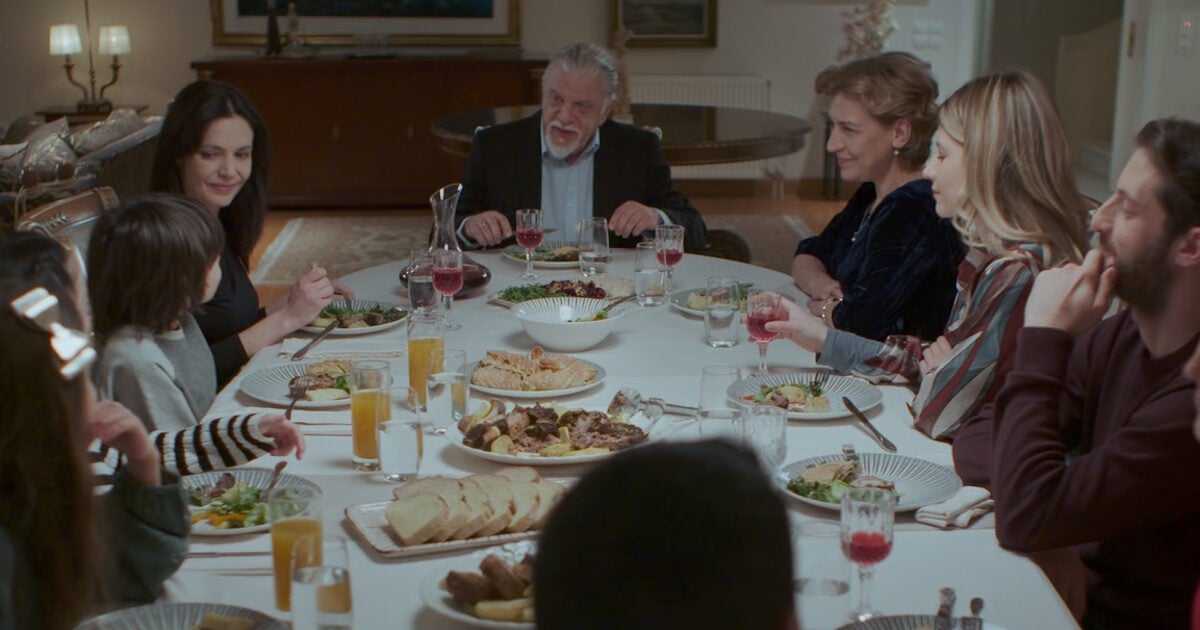 «Μια νύχτα μόνο»: Το δείπνο της Αρετής στο σπίτι του Νταγιάννου, αναστατώνει τις εύθραυστες ισορροπίες της οικογένειας