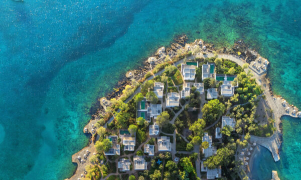 Bluegr Hotels & Resorts: Η βιωσιμότητα ως στρατηγική επιλογή, όχι μόδα – Η διάκριση ZERO WASTE HORECA επικυρώνει ένα πιο οικολογικά υπεύθυνο μοντέλο λειτουργίας