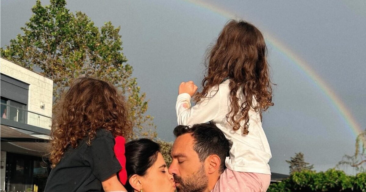 Σάκης Τανιμανίδης – Χριστίνα Μπόμπα: Δείτε πώς απολαμβάνουν τα απογεύματα στο σπίτι με τις κόρες τους – Βίντεο