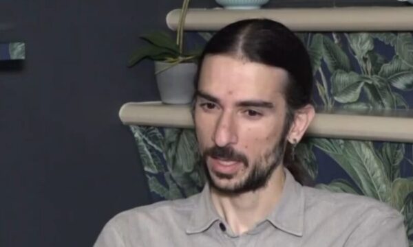 Νικορέστης Χανιωτάκης: «Πρόσφατα αντιμετώπισα μια περιπέτεια υγείας – Η σύζυγος του Νίκου Ξυλούρη είναι σαν δεύτερη μητέρα μου»