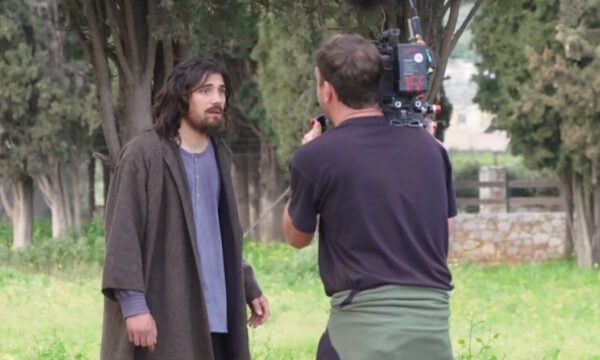 «Οι Αθώοι»: Απόλαυσε μοναδικό backstage υλικό από τα γυρίσματα πριν την πολυαναμενόμενη πρεμιέρα