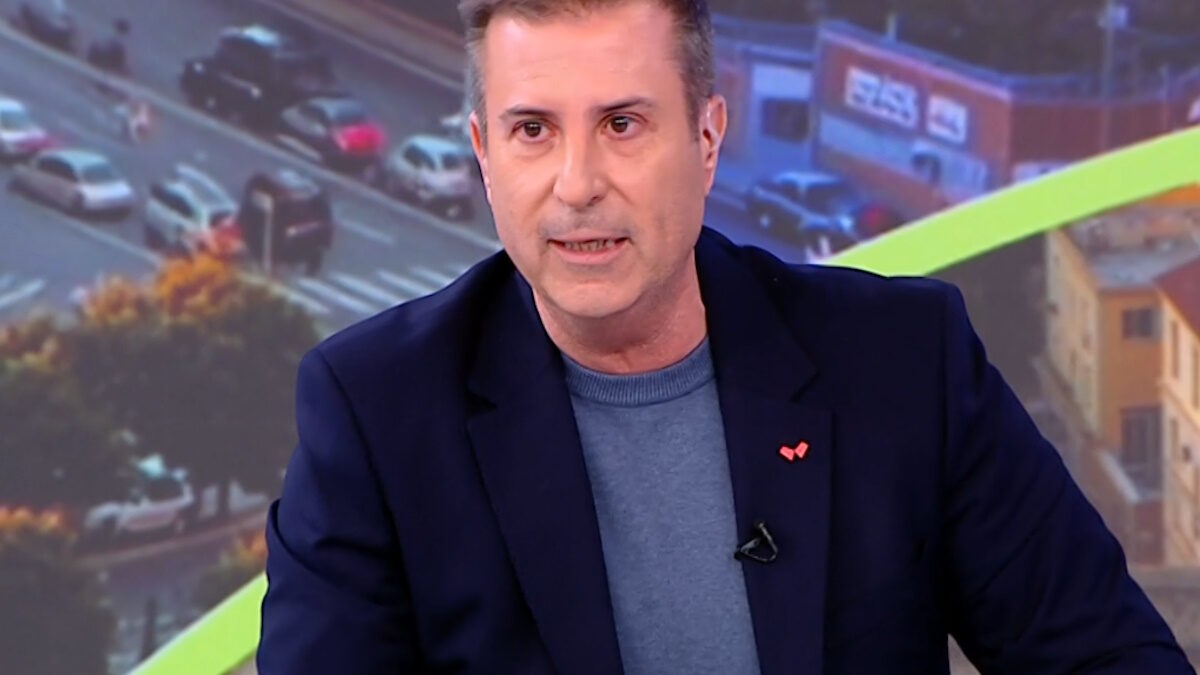 Ο Παναγιώτης Στάθης συγκλονισμένος ανακοίνωσε με δάκρυα τον θάνατο της μητέρας του λίγο πριν την εκπομπή