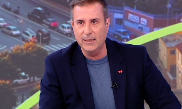 Ο Παναγιώτης Στάθης συγκλονισμένος ανακοίνωσε με δάκρυα τον θάνατο της μητέρας του λίγο πριν την εκπομπή
