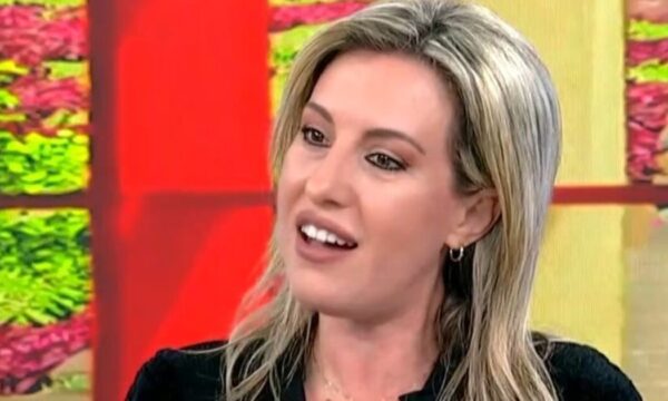 Η Πόπη Δομάζου συγκλονίζει για τον Μίμη Δομάζο: «Αυτό το απρόσμενο σε διαλύει και σε σκοτώνει»