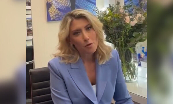 Σία Κοσιώνη: Απόψε η επιστροφή της στο δελτίο ειδήσεων του ΣΚΑΪ – Η αναπάντεχη έκπληξη των συνεργατών της