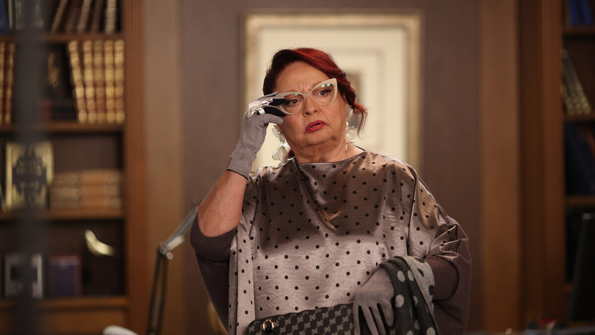 «Το σόι σου»: Η ξαδέλφη Κλαίρη αναστατώνει τους Τριαντάφυλλους