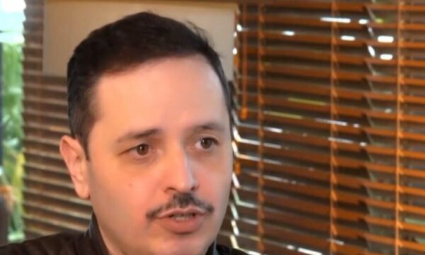 Αλέξανδρος Τσουβέλας: Η αποκάλυψη για την αγαπημένη του – «Με την Εύα είμαστε μαζί λόγω της απόστασης»