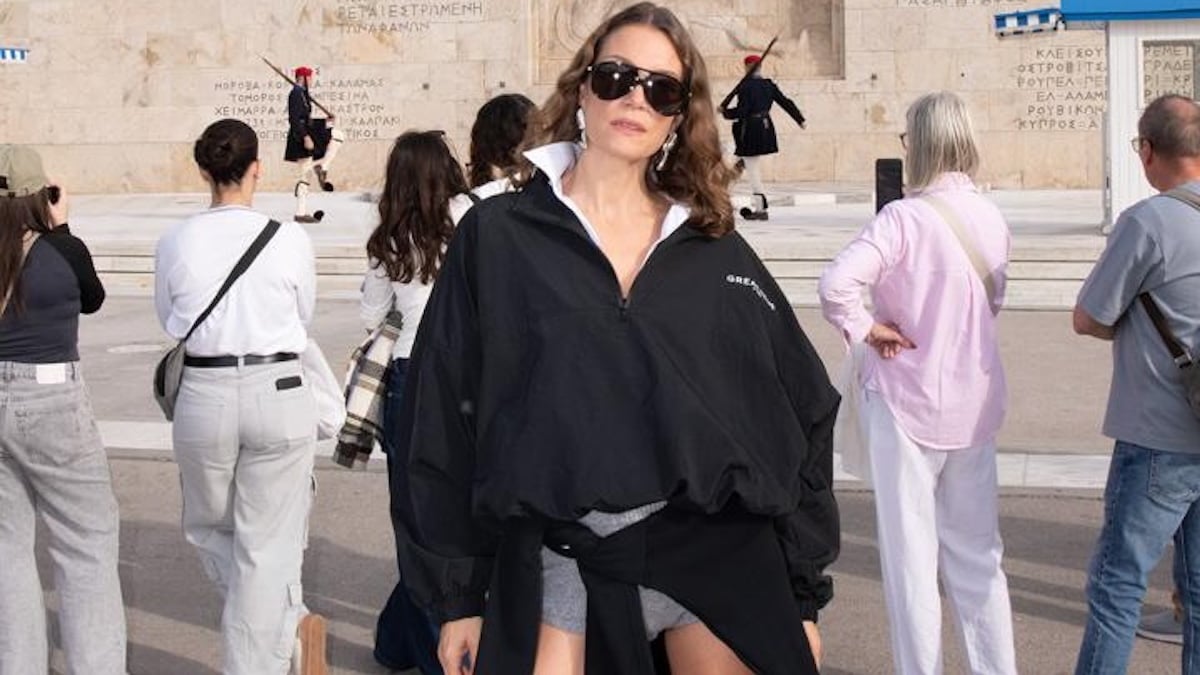 Πώς η Louis Vuitton Side Trunk συμπληρώνει ιδανικά το στυλ της Βίκυς Καγιά