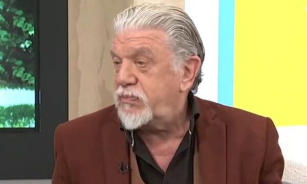 Γιάννης Βούρος: «Έχω ζήσει αποτυχία στο θέατρο – Έλεγα στις καθαρίστριες να μην σκουπίζουν γιατί δεν ερχόταν κανείς»