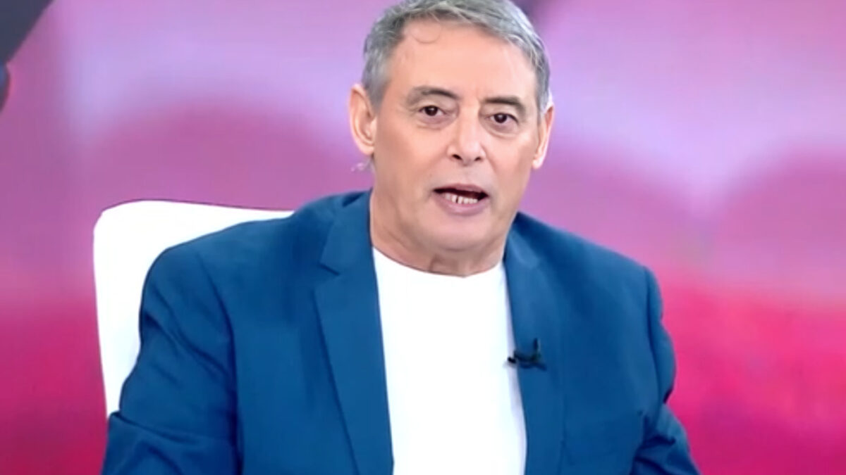 Ιορδάνης Χασαπόπουλος: «Είναι αίσχος – Έμεινα άναυδος με παρουσιαστές που έτρωγαν παϊδάκια ζωντανά»