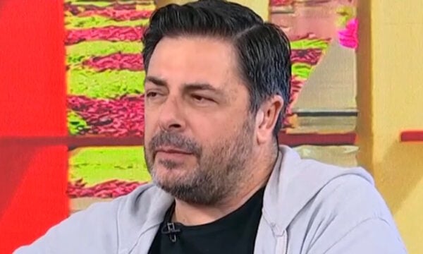 Γιώργος Χειμωνέτος: «Η Ρούλα Κορομηλά με συνάντησε και μου πρότεινε συνεργασία, αρχικά αρνήθηκα»