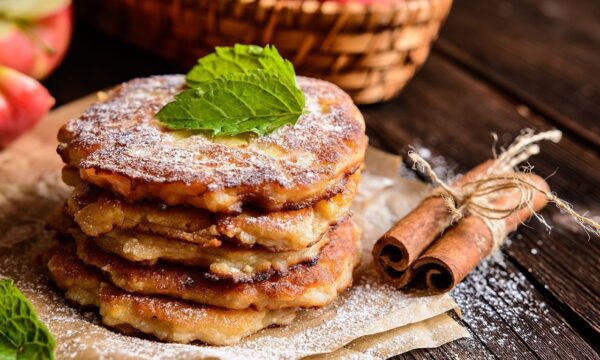 Pancakes με γεύση μήλου