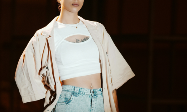Oversized πουκάμισα: Το κορυφαίο fashion trend της άνοιξης