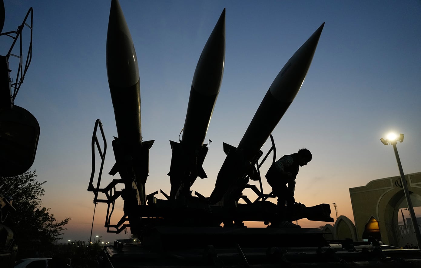 Σύγκρουση στο Ιράν: Ειδική εκπομπή στον ΣΚΑΪ με τον Αλέξη Παπαχελά