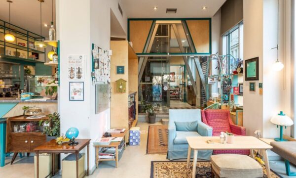 Το The Caravan B&B Θεσσαλονίκης κλείνει 10 χρόνια και το πανηγυρίζει