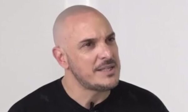 Άκης Δείξιμος για Κώστα Δόξα: «Η δικαστική απόφαση αδίκησε τον αδερφό μου»